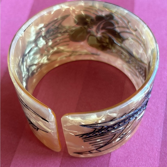 Handpainted CUFF BRACELET with black floral plumeria motif raised unique - Picture 7 of 13